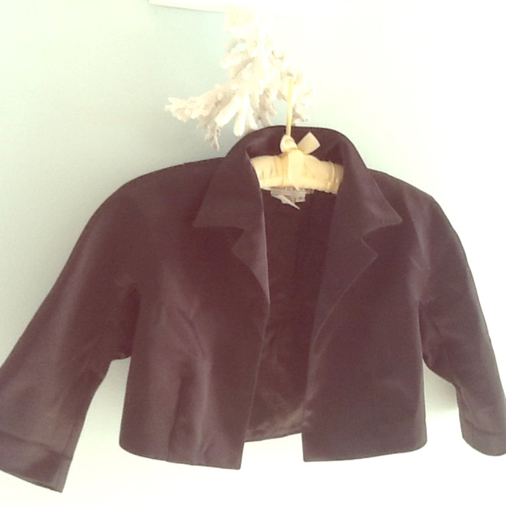 MAGGIE LONDON structured cropped dress jacket